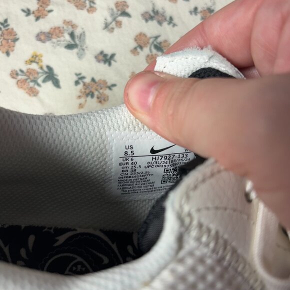 Nike Air Max Excee Sail Black Paisley Black and White Women’s 8.5 - Picture 5 of 5